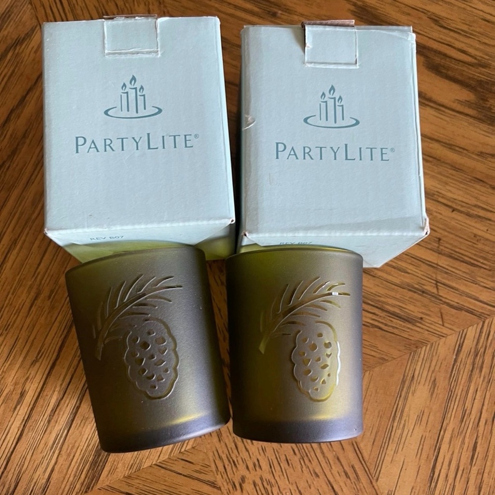 PartyLite Frosted Pinecone Votive Holders in Olive Green - Pair